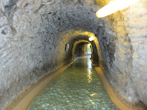 山海館(洞窟）のサムネイル画像